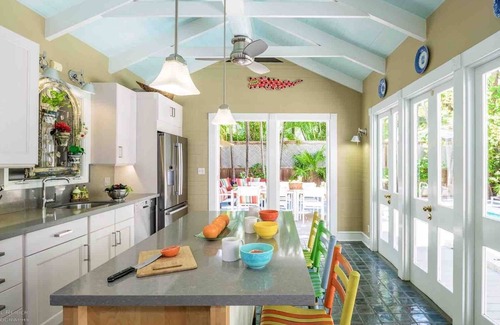 Historic Seaport House | *STAR OF THE SEAPORT @ OLD TOWN* Huge Home & Pool + LAST KEY SERVICES.