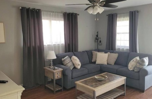 Kenner - Louis Armstrong International Airport House | Star on N. Starrett