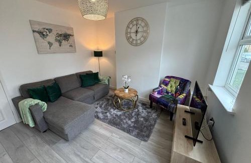 Peterborough Apartment | Star Road Home, central location, FREE parking