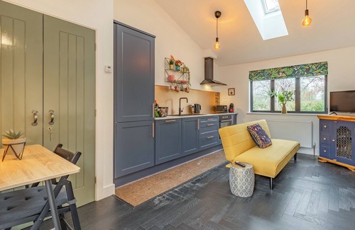 Maidstone Cottage | Star's Special Sanctuary - UK36785