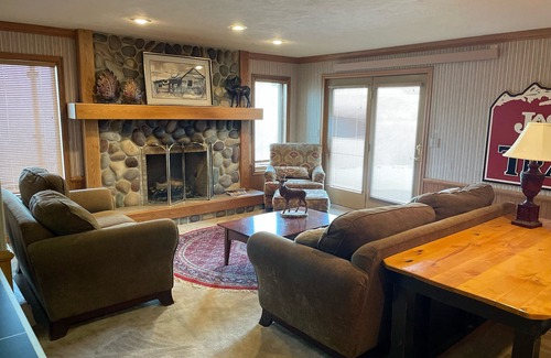 Star Valley Ranch House | Star Valley Golf Course Luxury! ! Close to Jackson, Yellowstone and GTP!