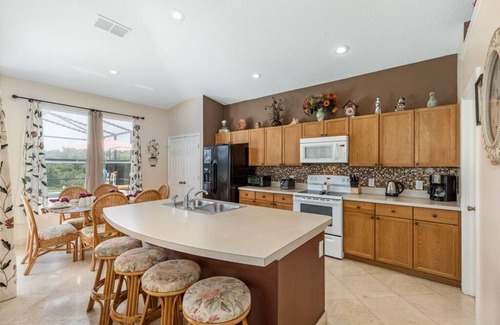 Windsor Palms Villa | STAR WARS AND FROZEN PARADISE!- Private Conservation View! 5 miles to Disney!