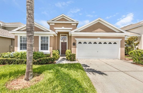 Windsor Palms Villa | STAR WARS AND FROZEN PARADISE!- Private Conservation View! 5 miles to Disney!
