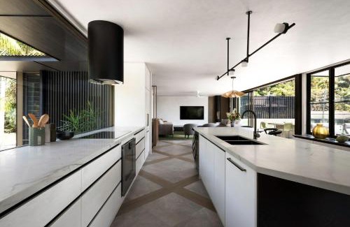 Byron Bay House | Starfall - designer retreat moments from the beach