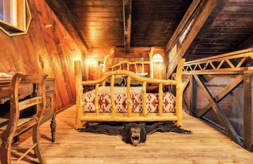 Morongo Valley Cabin | Starfire Lodge:Funky Architectural Mtn-view Escapenn
