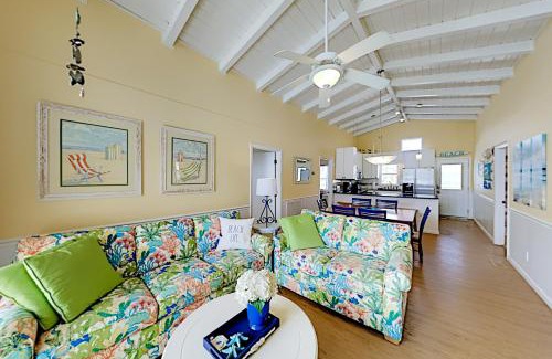 Ocean Isle Beach House | Starfish Cottage