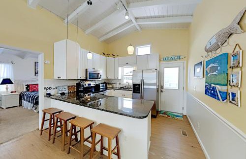 Ocean Isle Beach House | Starfish Cottage