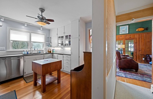Baileys Harbor House | Starflower Cottage- Vintage Charm on the Lake