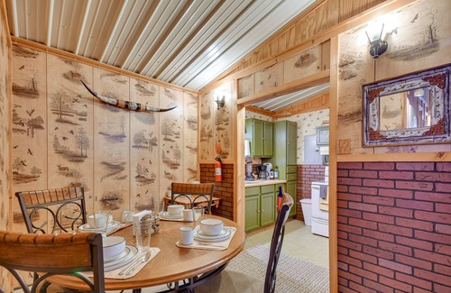 Crowell Cabin | Stargaze, Hike & Kayak: Cabin Near Copper Breaks!