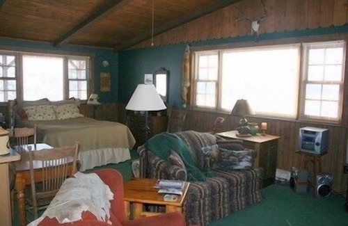 Meeteetse Cabin | Stargazer Bunkhouse- Meeteetse, Wyoming