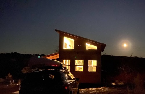Fredericksburg Apartment | Stargazing Cabin - The Nerds & The Bees!