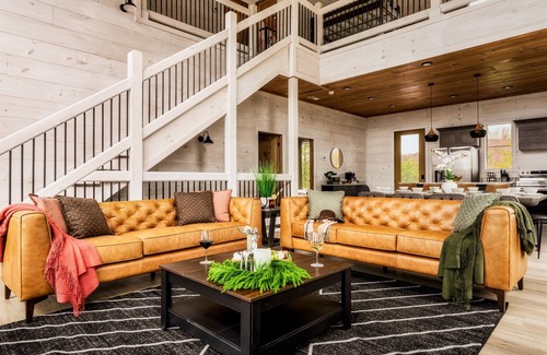 Sevierville Cabin | Stargazing Pool Golf Murals