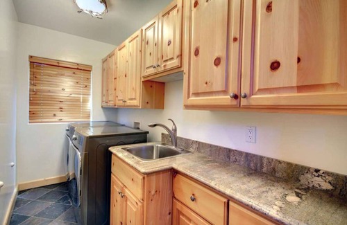 Castle Glen Estates Cabin | Starlight Retreat by AvantStay | Gorgeous Log Style Home w/Incredible Views!