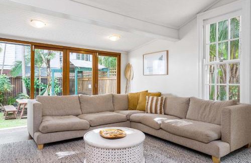 Byron Bay House | Starr Cottage - Quaint Cottage with a stunning pool - Close to everything Byron!
