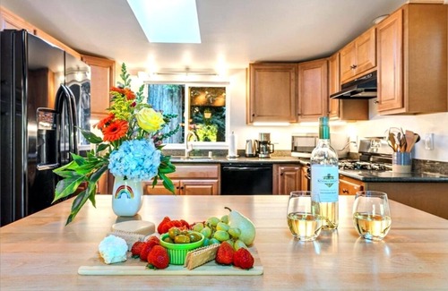 Forest Hills House | Starry Nights:FUN Family Home! Rave Reviews!Walk to River! GmRm/Pup/WiFi/Yard