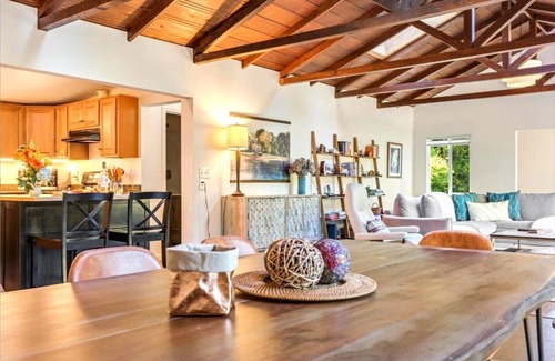 Forest Hills House | Starry Nights~Playful Family Haven! Walk to River! GmRm/Pup/WiFi/Yard