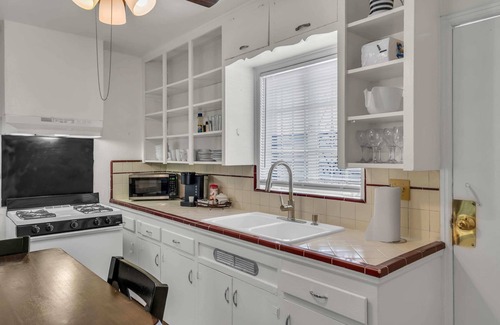 Mountain 1st Avenue Apartment | Starry Southwest Retreat | Near Downtown & UofA