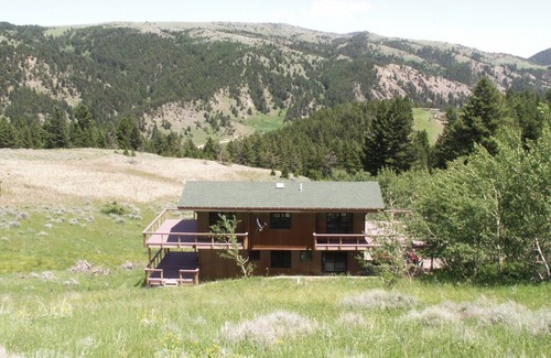 Livingston Cabin | Stars and Serenity, Connection or Off Grid, welcome to Mission Meadows Retreat!