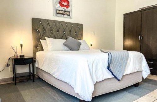 Greater Johannesburg Metropolitan Area House | Stars Guesthouse and Get Day Rest 1hr 3hrs