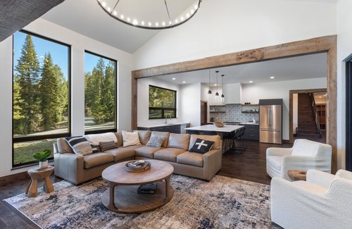 Bozeman Ski Chalet | Start Booking For Ski Season! nPine & Powder Ski House at Bridger Bowl