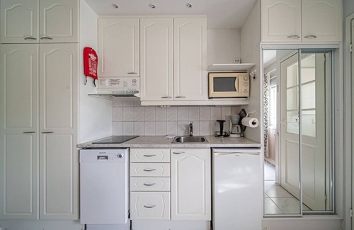 Sirkka Apartment | Starveil Studio 104 by Aavalevi Holidays