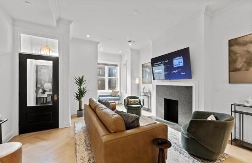 Bloomingdale House | Stately DC Rowhome Spacious 7BR & 4BA #DCottage