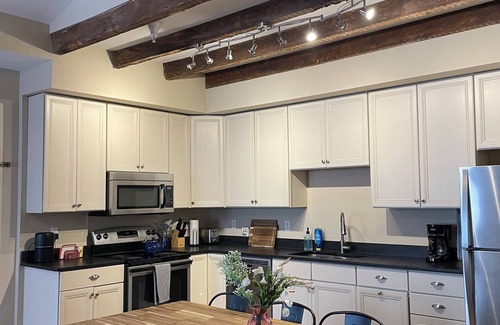 Cambridge Condo | Station House East: Upscale Loft in the Historic District Cambridge, MD