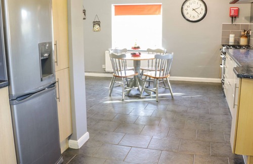 Condover Cottage | STATION HOUSE, pet friendly, with hot tub in Condover