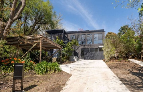 Warburton House | Station Penthouse with Private Spa