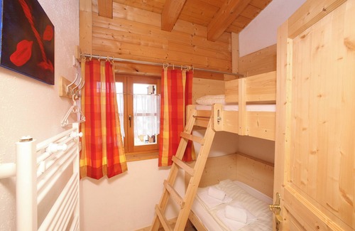 Hochkrimml Apartment | Staudi's ski hut vacation apartment Top1 in hut style directly on the slopes Stove
