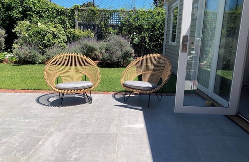 Sandringham Apartment | Stay amongst the birds.