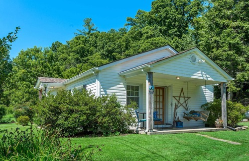 Old Fort House | Stay and Play @ Railway Rest, near AVL, trails, falls