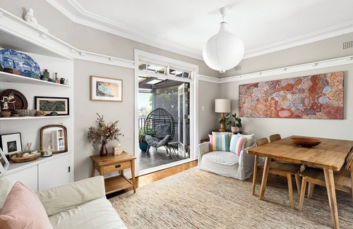 Clovelly House | Stay at Bronte Charm: Pet-Friendly Family Home with Sea Views