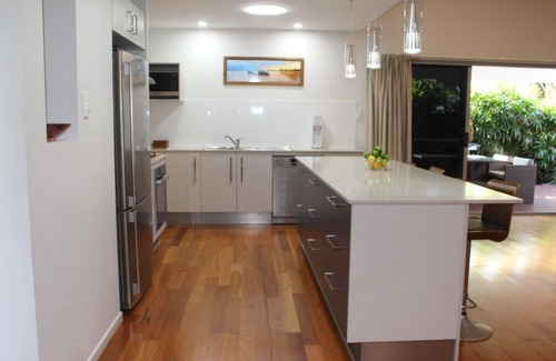 Dicky Beach House | Stay at Dicky Beach