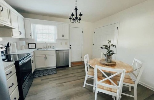 Columbia House | Stay at Jasmine in Columbia