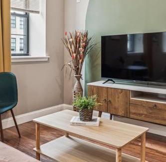 Logan Square Apartment | Stay at Luna on Callowhill