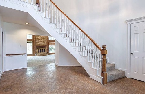 Barker House | Stay at our Charming family home!