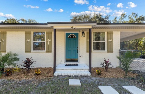 Panacea House | Stay at Panacea Palms, a charming 3/2 less than 1 mile from local boat ramp!