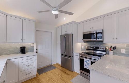 Bradenton Beach Cottage | Stay at Pine Key- A Cozy Beach Cottage Retreat!