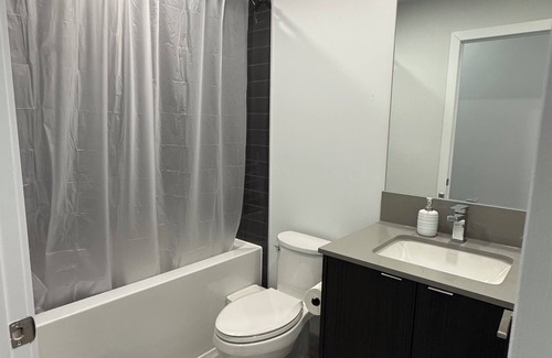 Downtown Mississauga Apartment | Stay at the Center of Square One