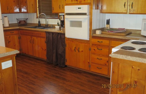 Oakhurst House | Stay at the "SILLY OL' BEAR" cabin and enjoy a day at Yosemite or Bass Lake