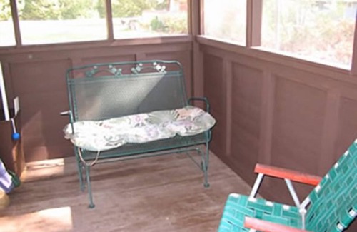 Baileys Harbor Cottage | Stay at this cozy cottage perfect for couples!