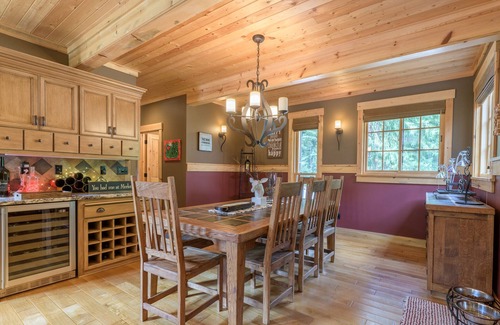 Rhododendron Cabin | Stay before 9/22 get the 3RD night FREE! Hot tub, secluded