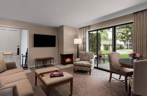 Napa Hotel | Stay Close to Black Stallion Winery! 2 Relaxing Units w/Kitchen & FREE Parking!