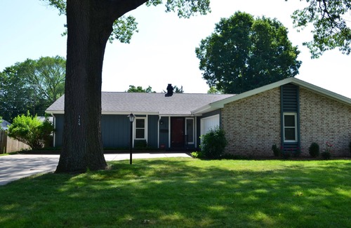 Northeast South Bend House | Stay Comfortable And Stay Close To Campus - Spacious 4 BR & 2 Bath