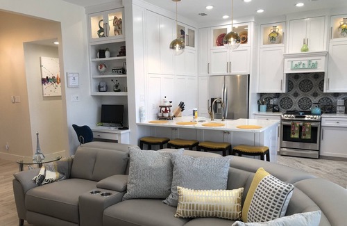 Dallas House | Stay Cozy, Luxury yet Modern!! Just for you.