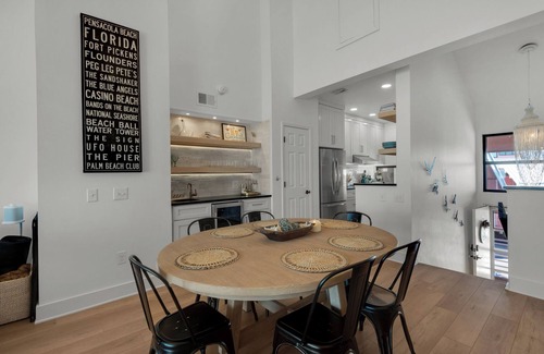 Pensacola Beach Condo | Stay @DEEbeach 🌴 Palm Beach Club #230 | Pool + Peloton + Walk to the Beach