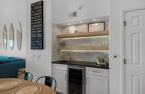 Pensacola Beach Condo | Stay @DEEbeach 🌴 Palm Beach Club #230 | Pool + Peloton + Walk to the Beach