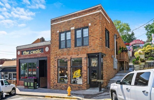 Parkville Apartment | Stay Downtown Parkville Vintage Charm Eateries