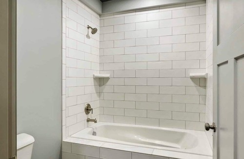 Parkville Apartment | Stay Downtown Parkville Vintage Charm Eateries